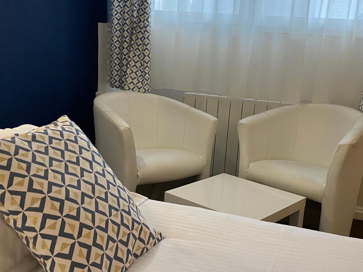 Contact Hotel - Motel Les Bleuets & Spa La Rivière-Saint-Sauveur Екстериор снимка
