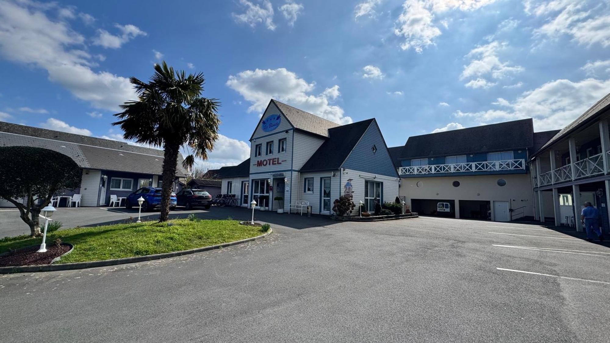Contact Hotel - Motel Les Bleuets & Spa La Rivière-Saint-Sauveur Екстериор снимка