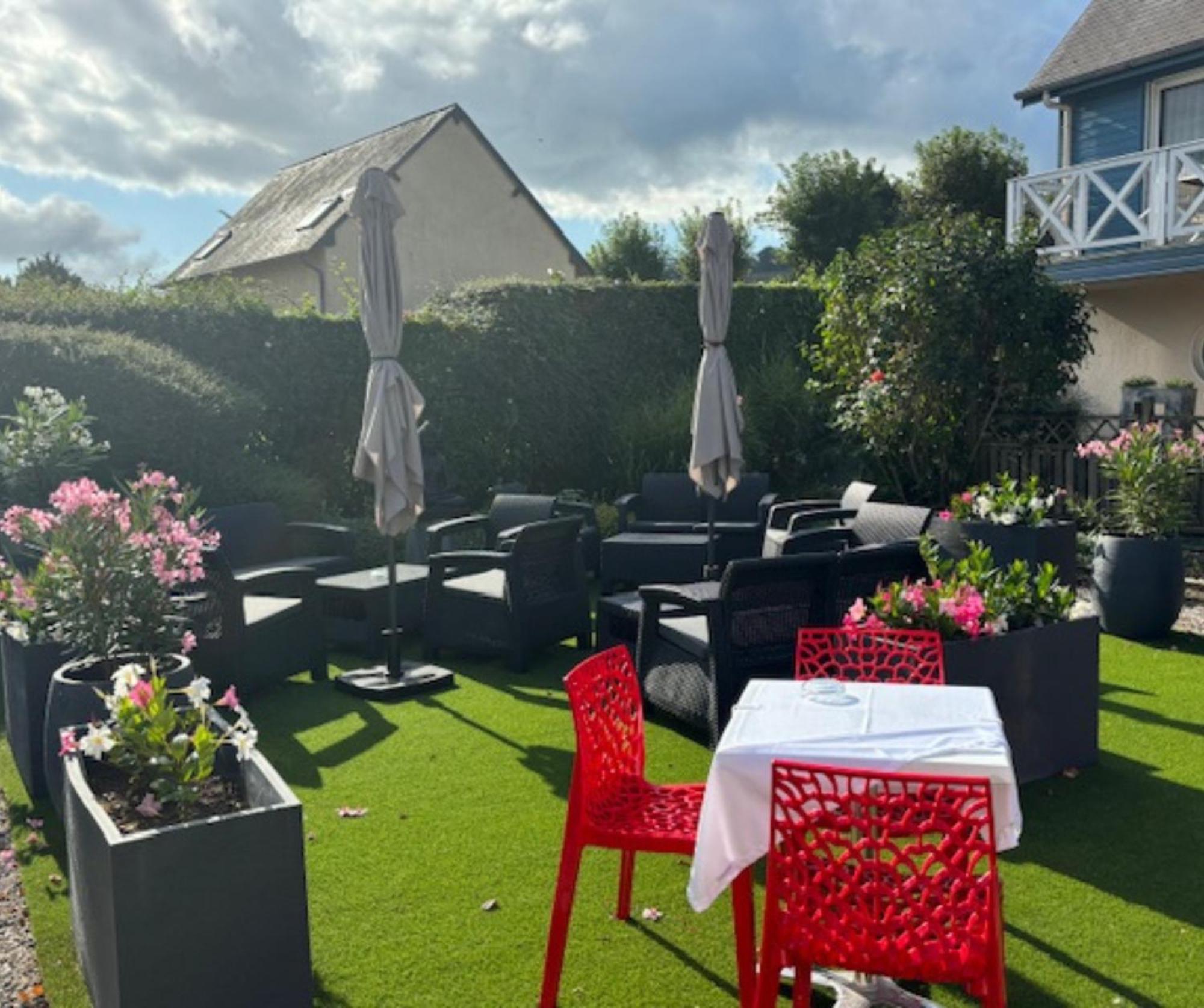 Contact Hotel - Motel Les Bleuets & Spa La Rivière-Saint-Sauveur Екстериор снимка